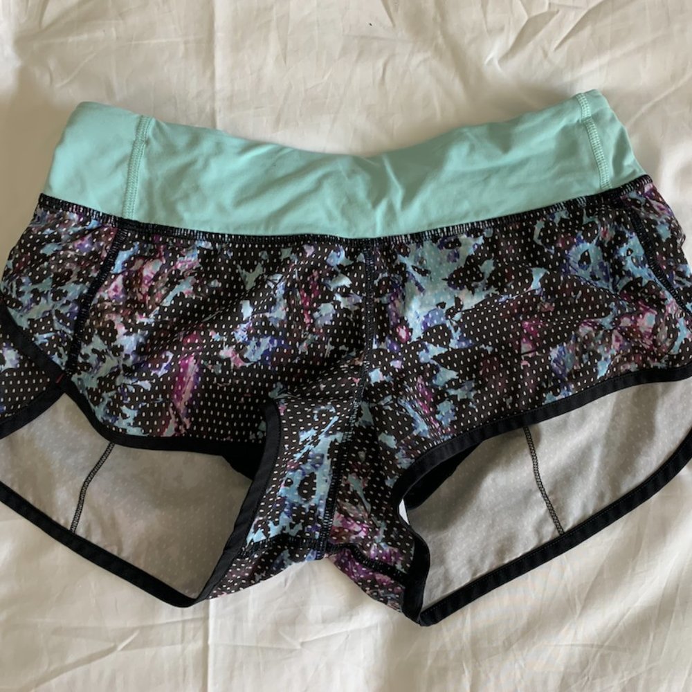 Lululemon Speed Up Shorts size 4